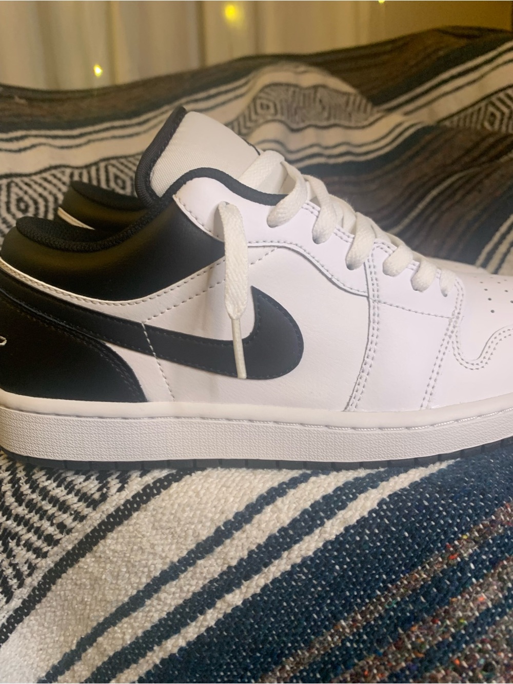 Jordan 1 low white/ black 11 mens